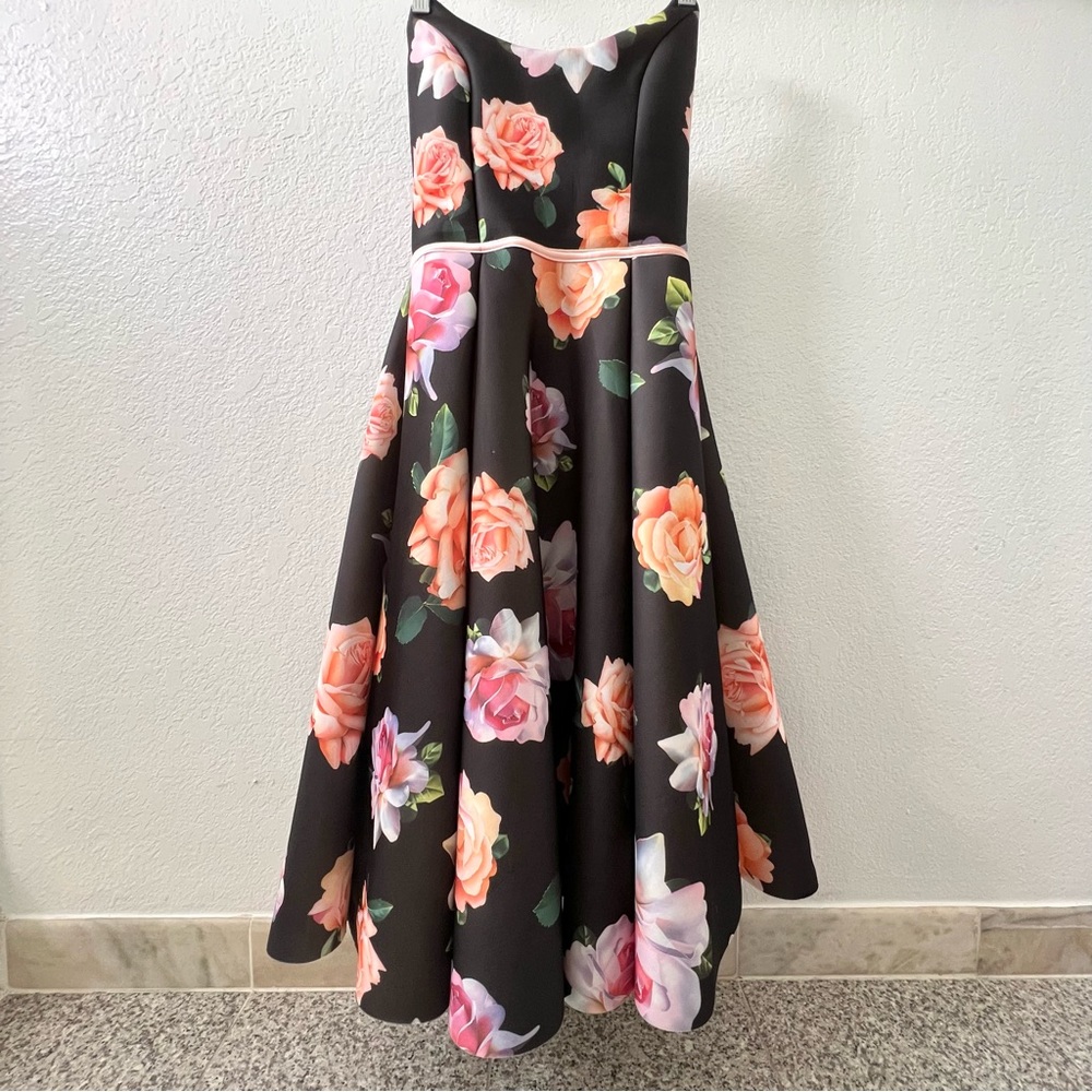 Glamazon Women’s Black Foral Printed Dress